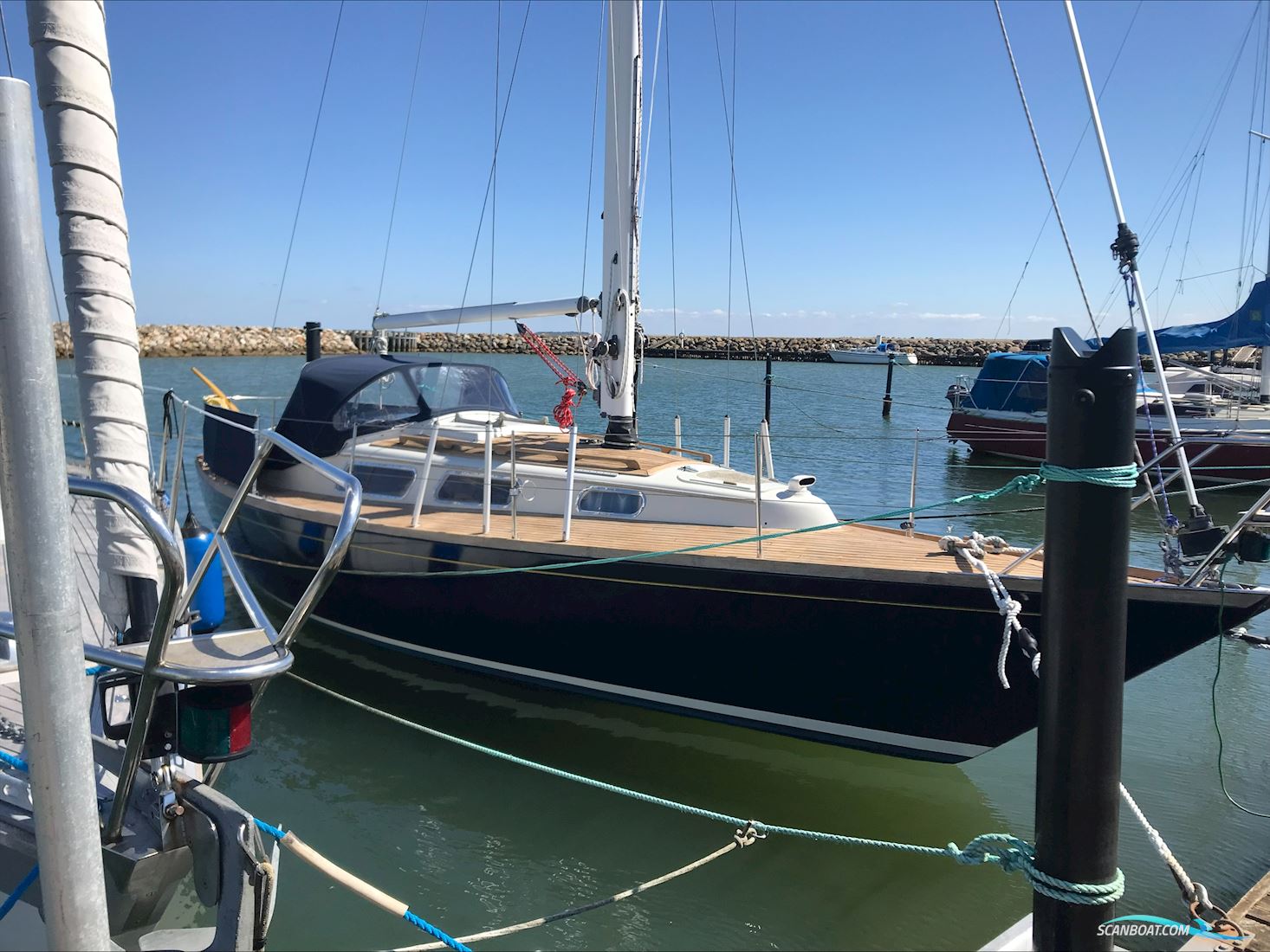 Hallberg-Rassy Mistress 32