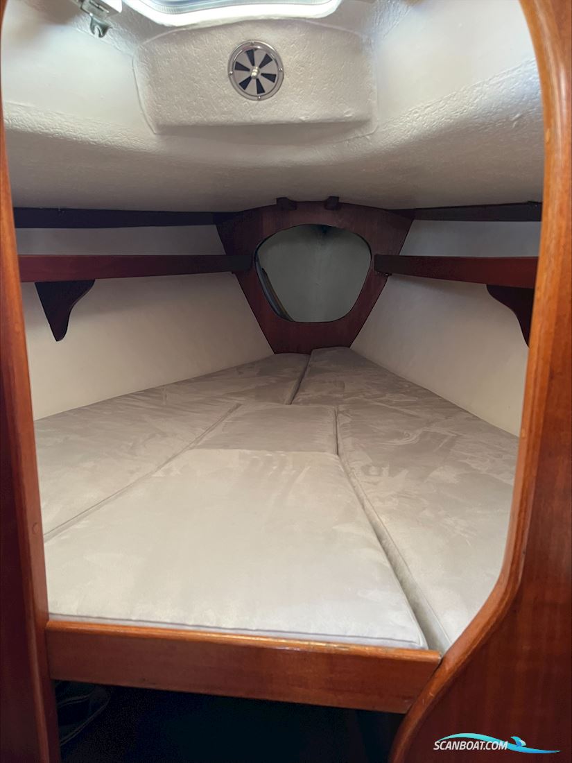 Hallberg-Rassy Mistress 32