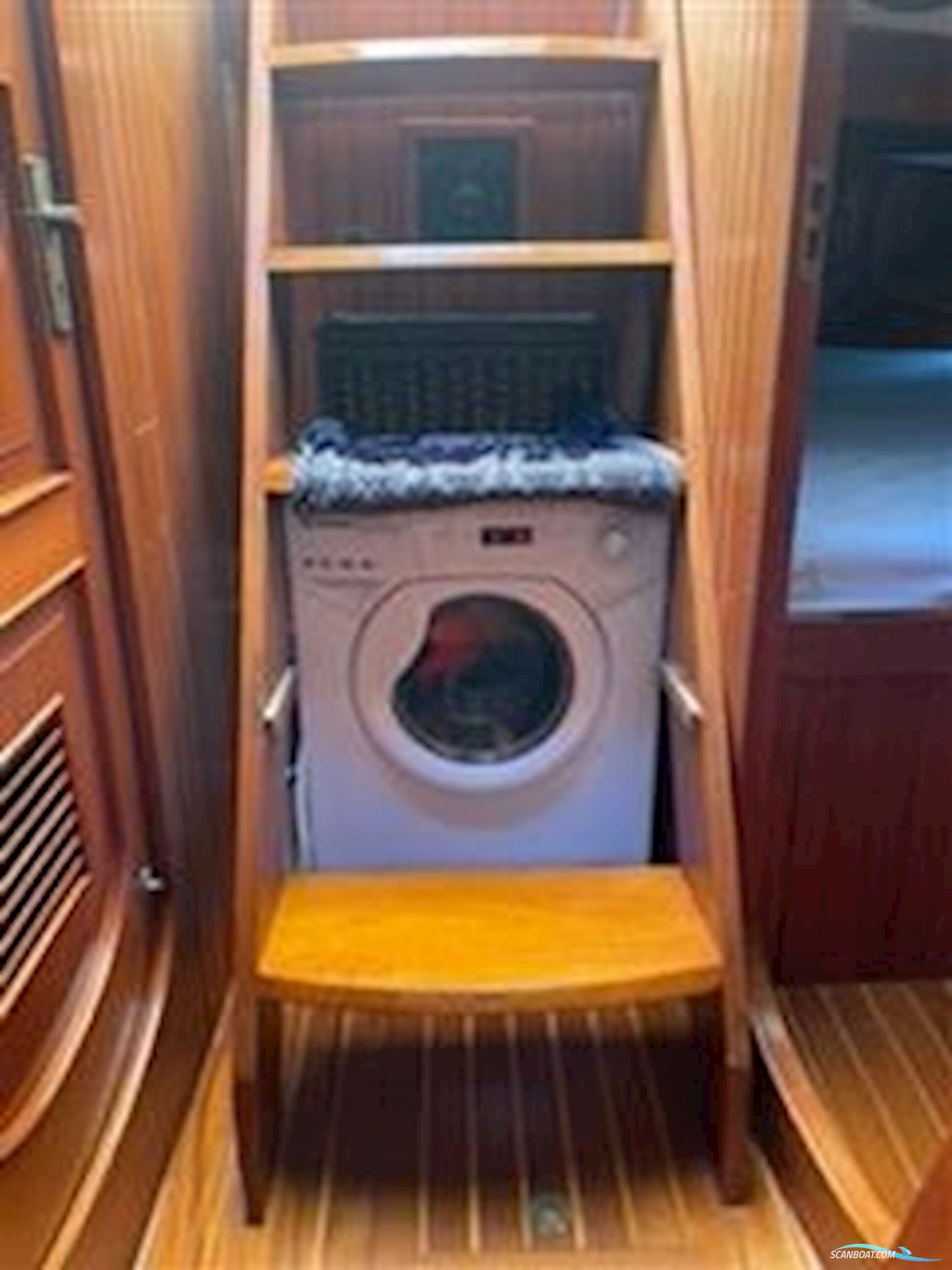 Hans Christian 43