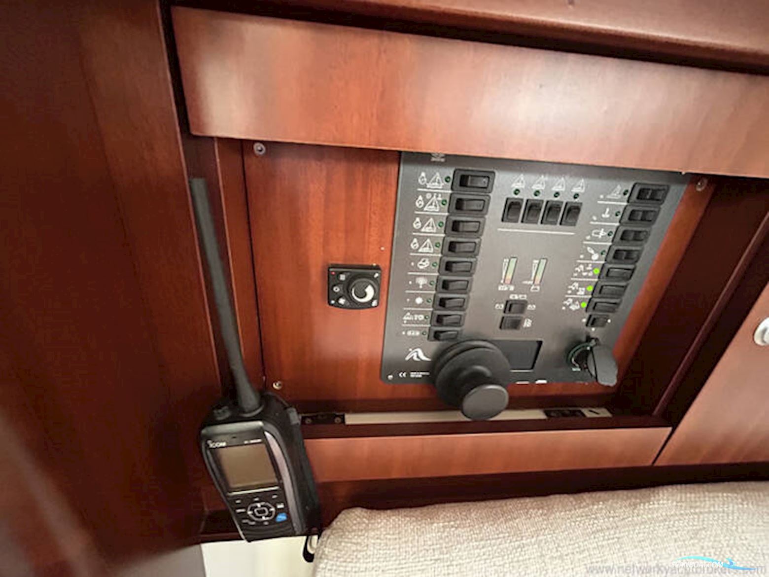 Hanse 320