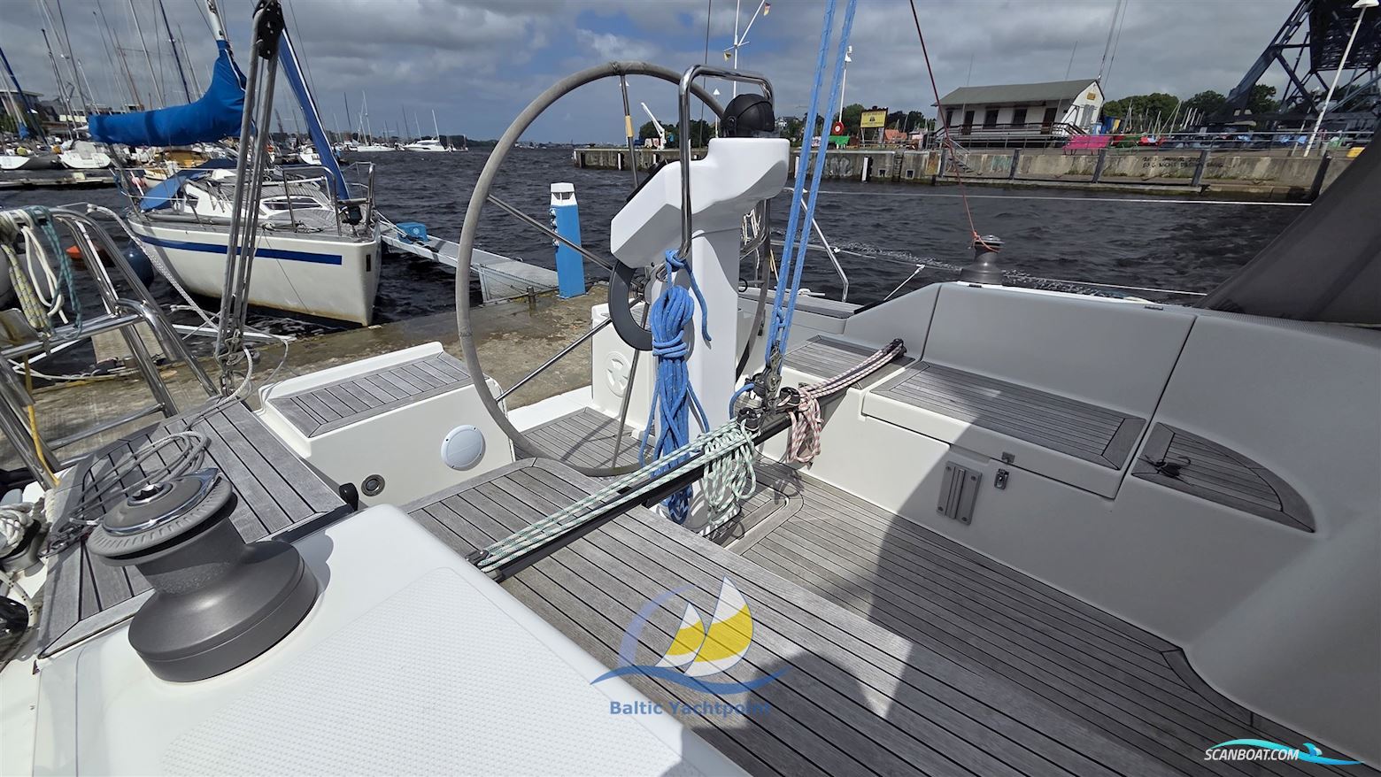 Hanse 320