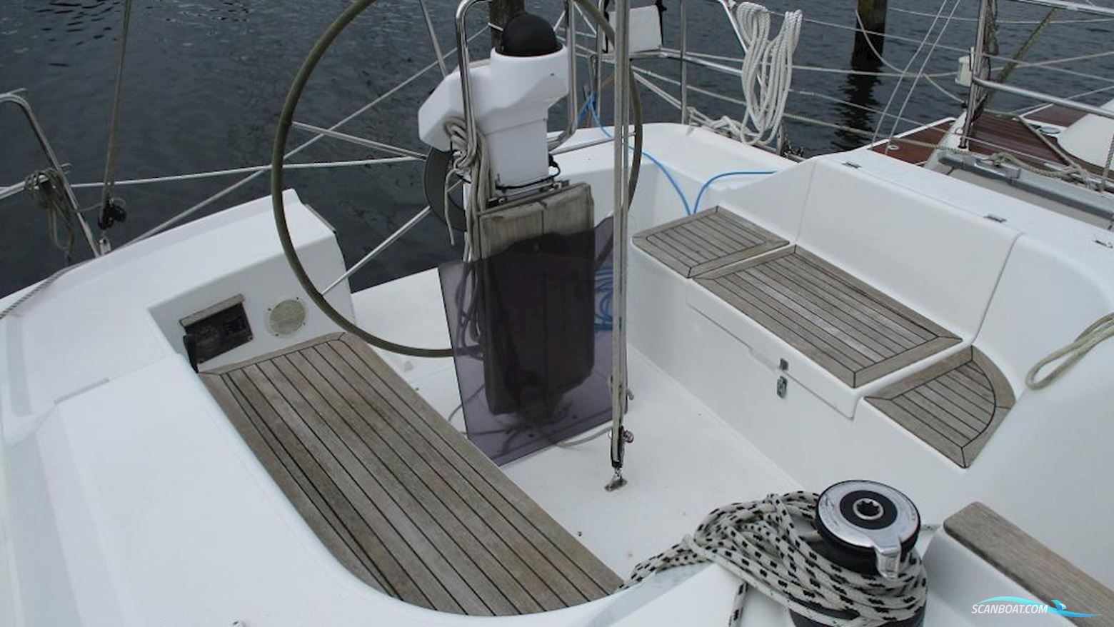 Hanse 325