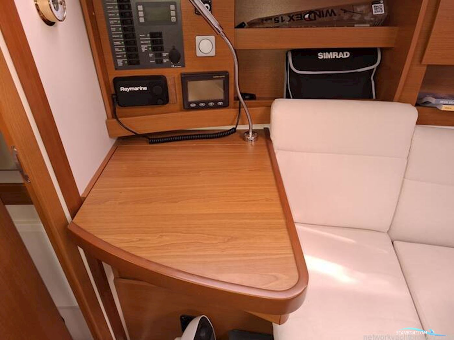 Hanse 325