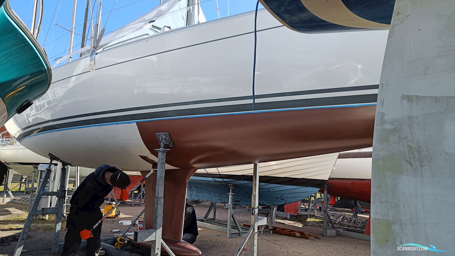Hanse 325