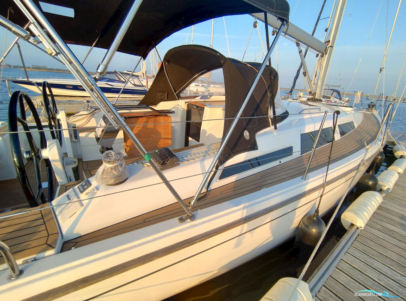 Hanse 348