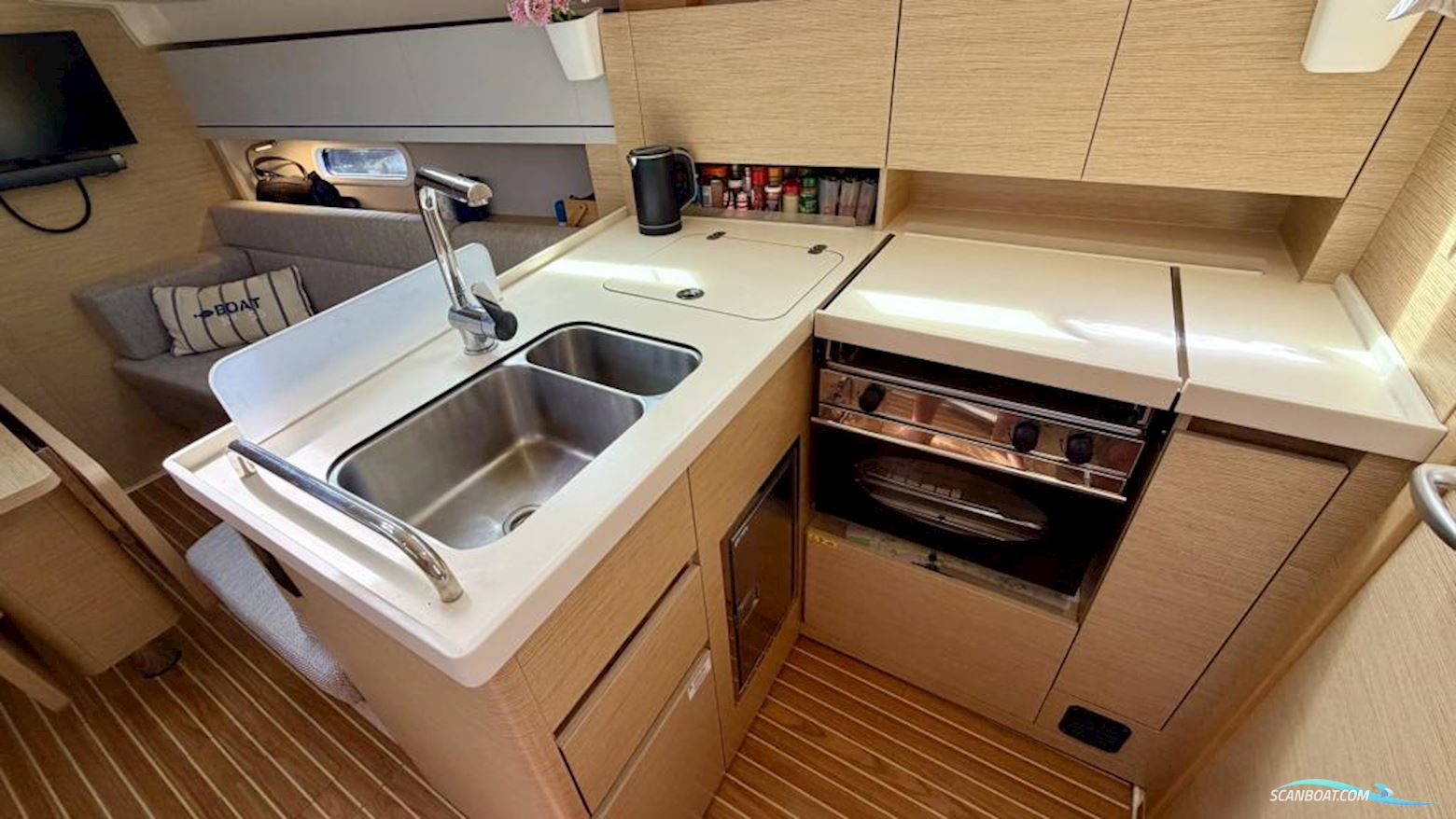 Hanse 348