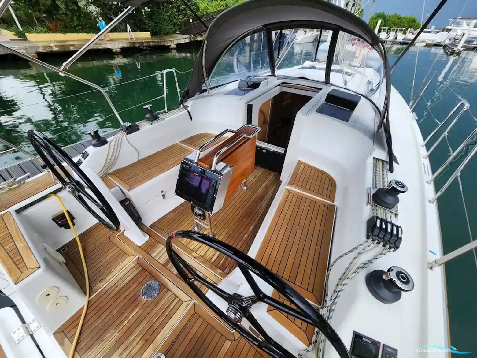 Hanse 348