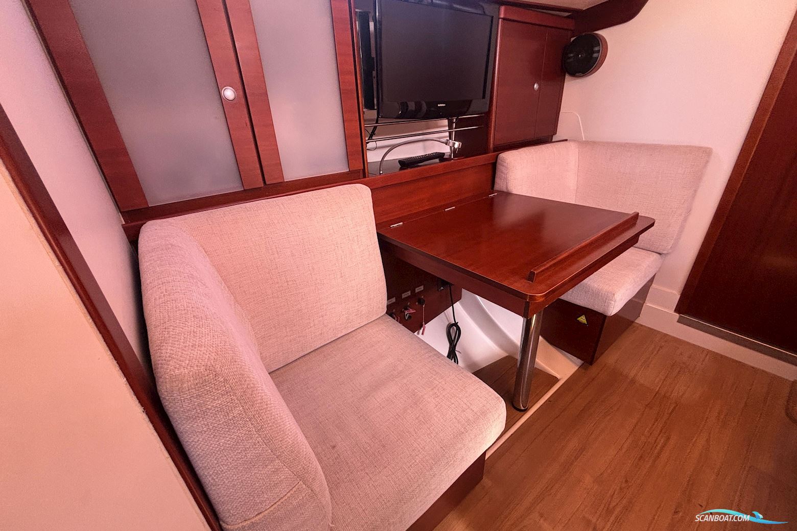 Hanse 370