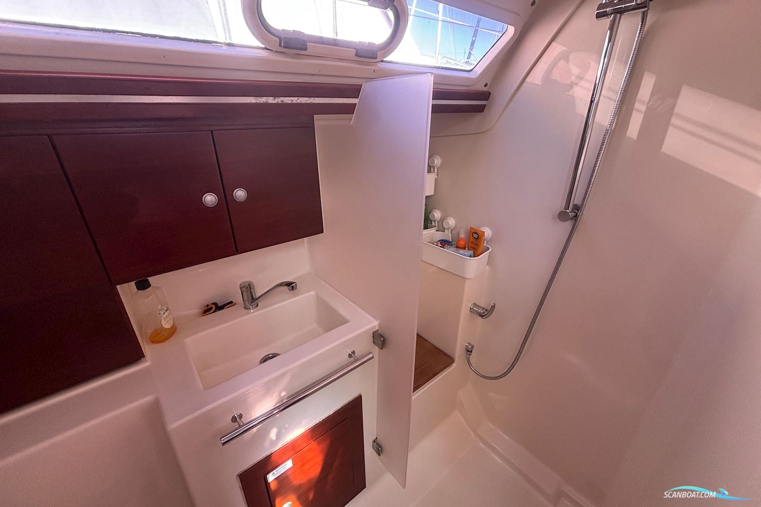 Hanse 370