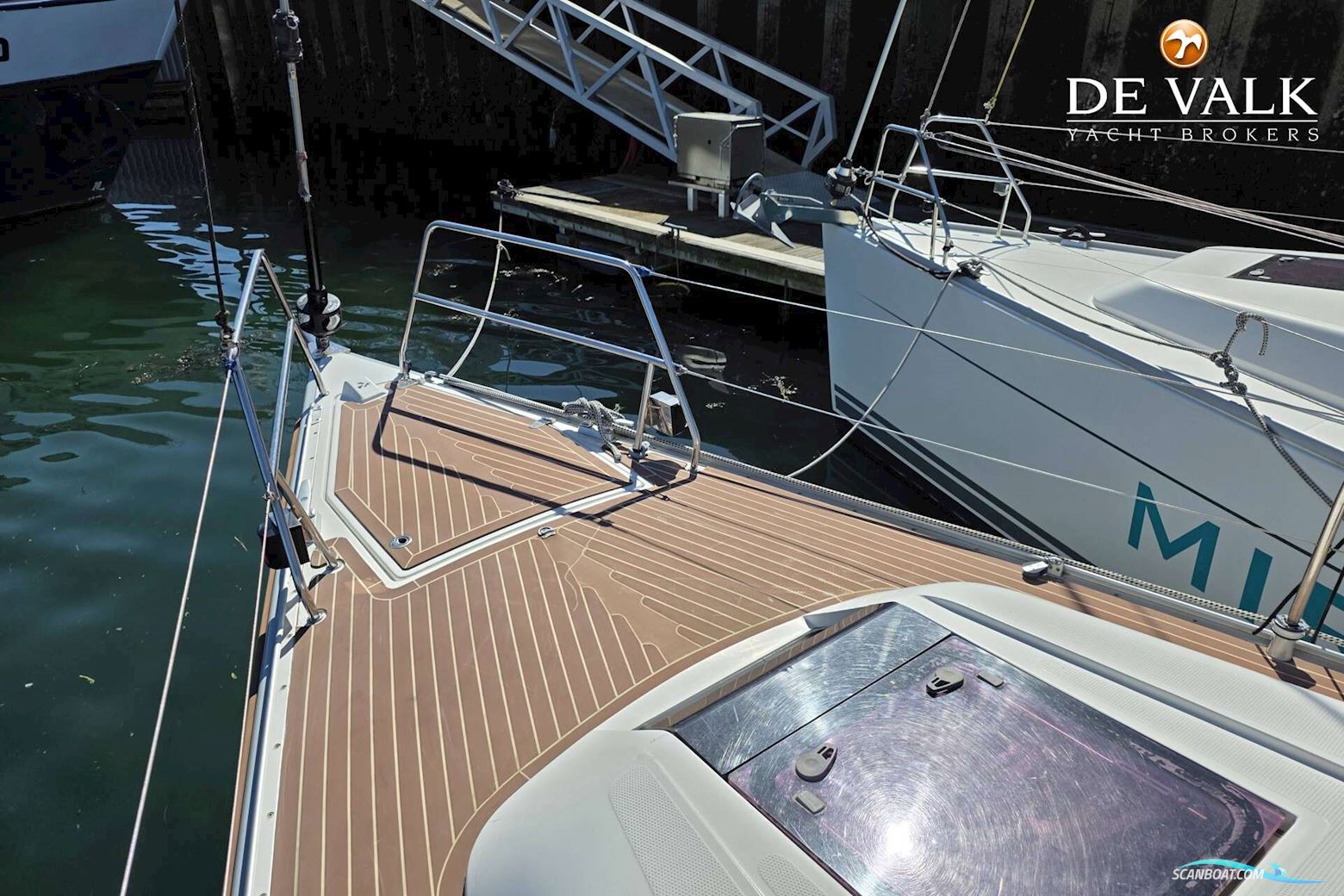 Hanse 370