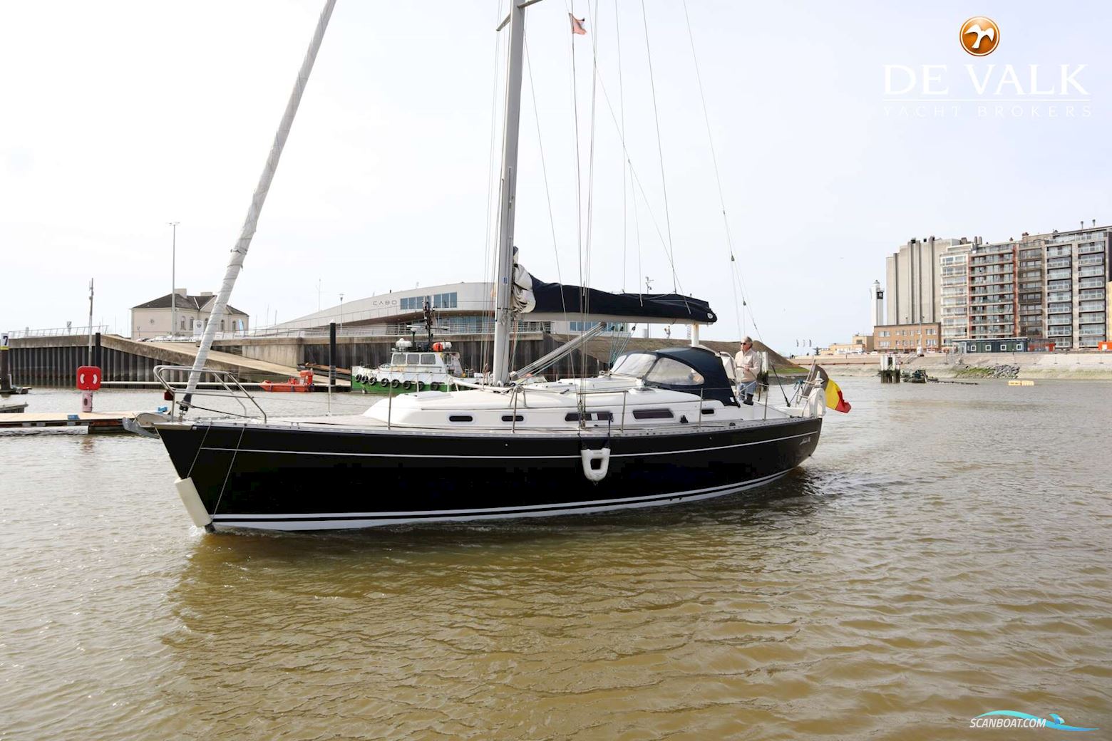 Hanse 371