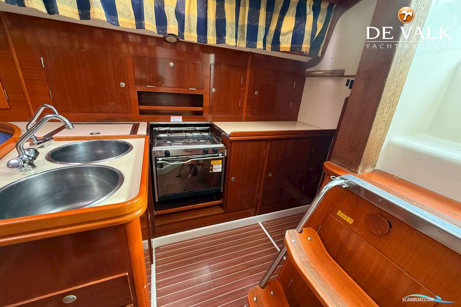 Hanse 371
