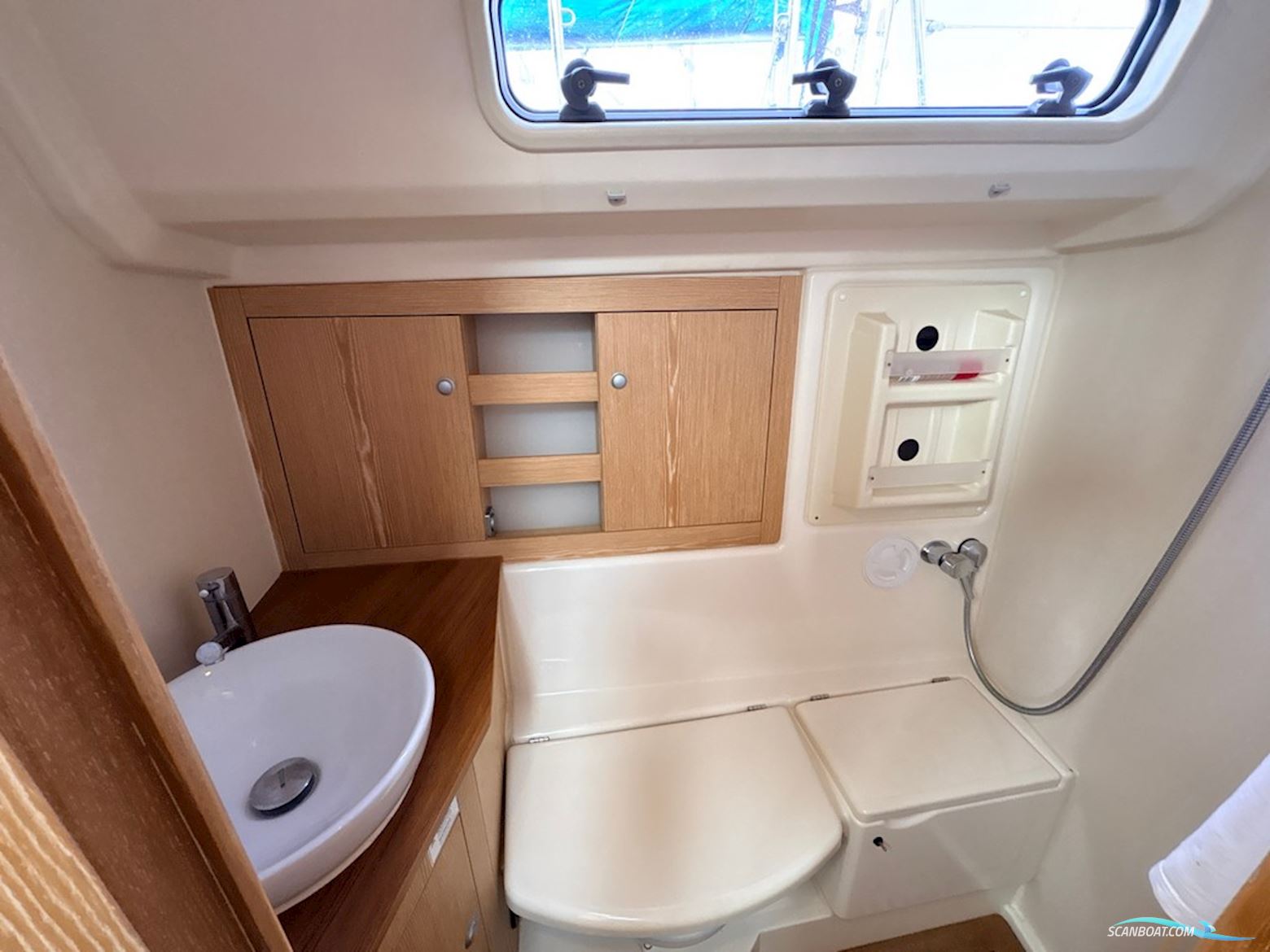 Hanse 385