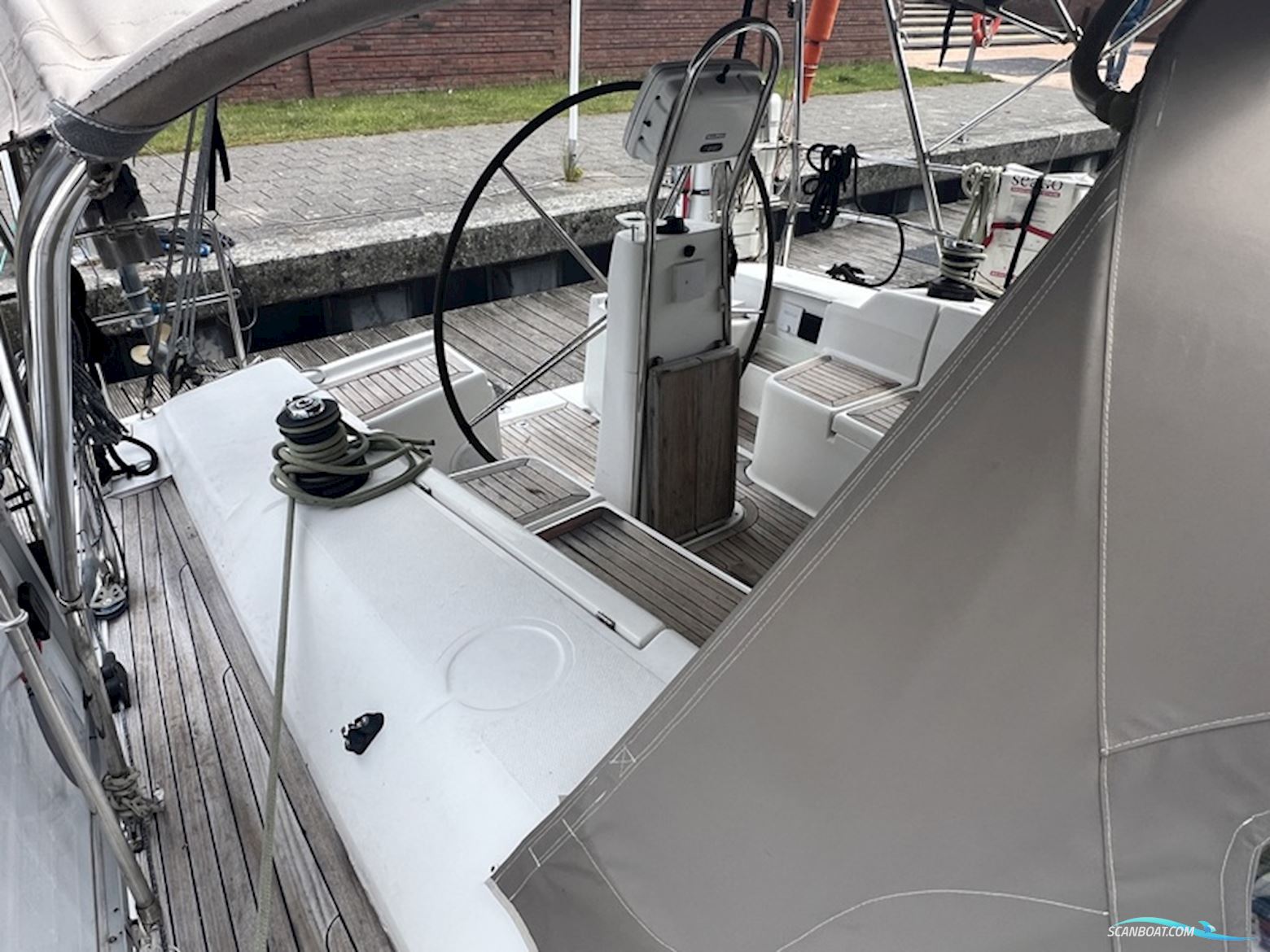 Hanse 400