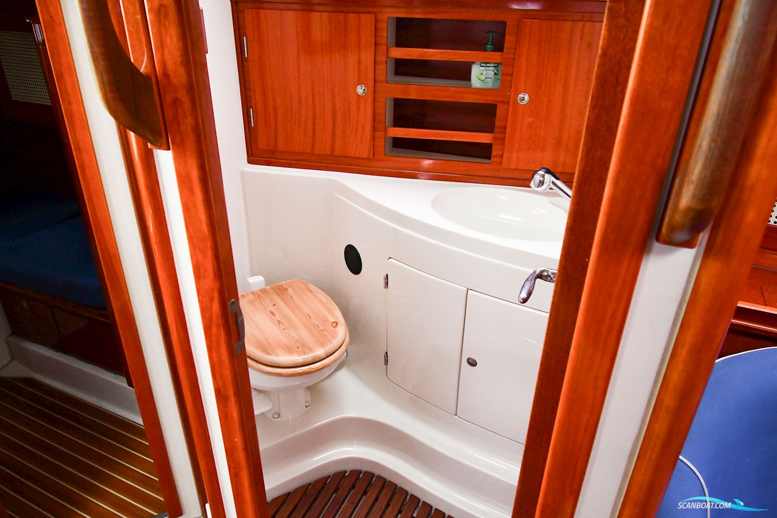 Hanse 411