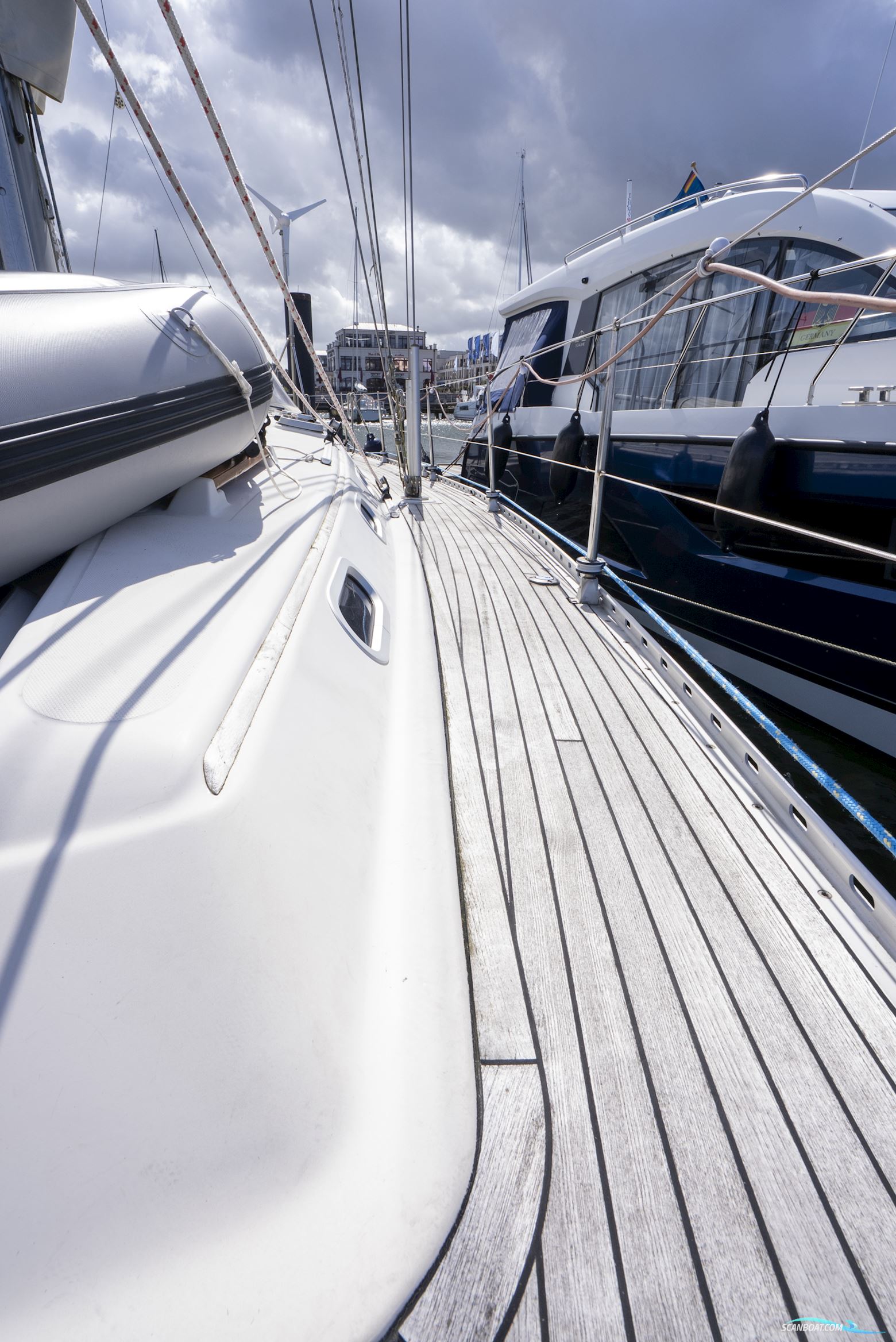 Hanse 411