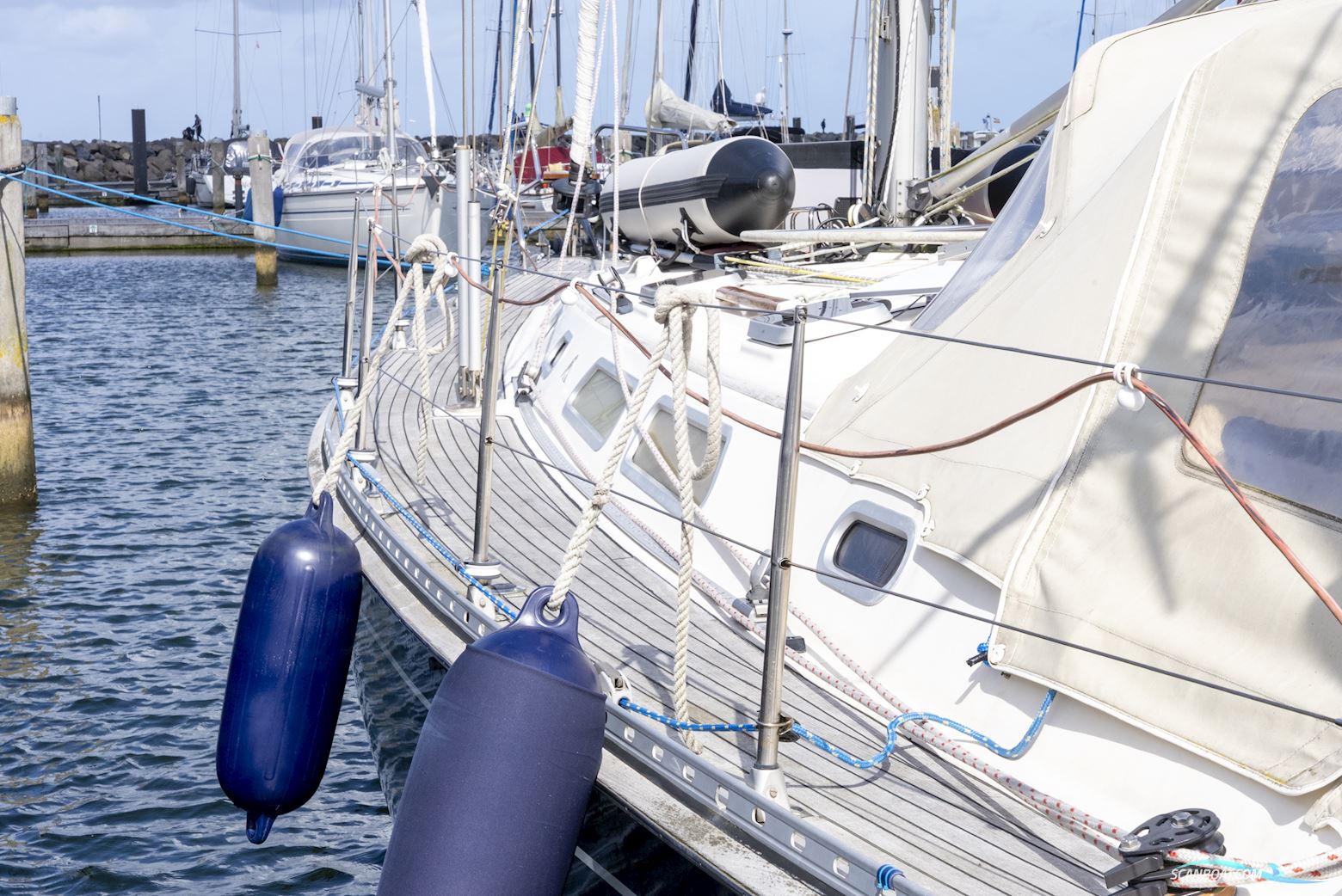 Hanse 411