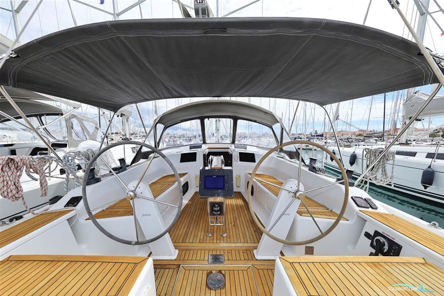Hanse 415