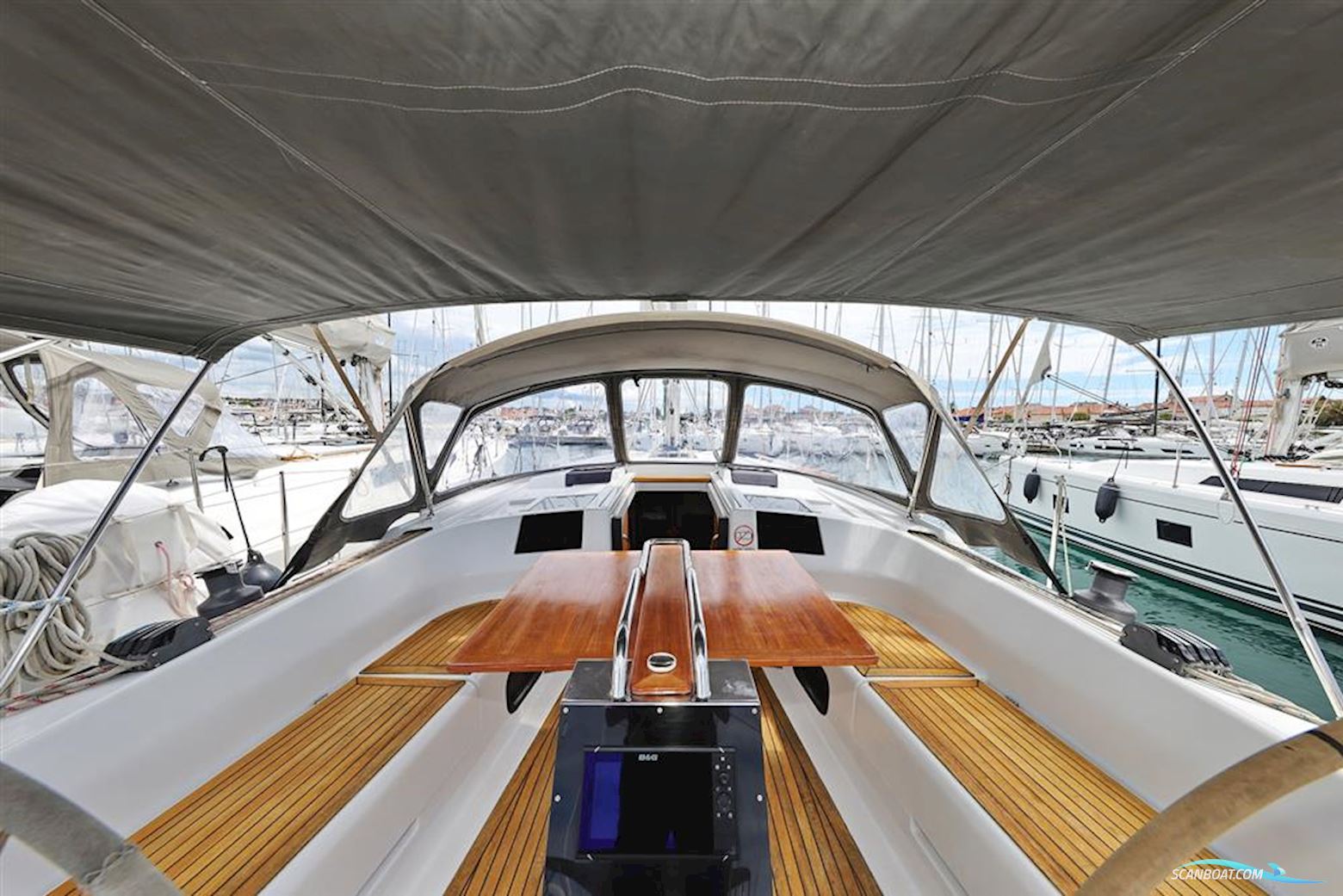 Hanse 415