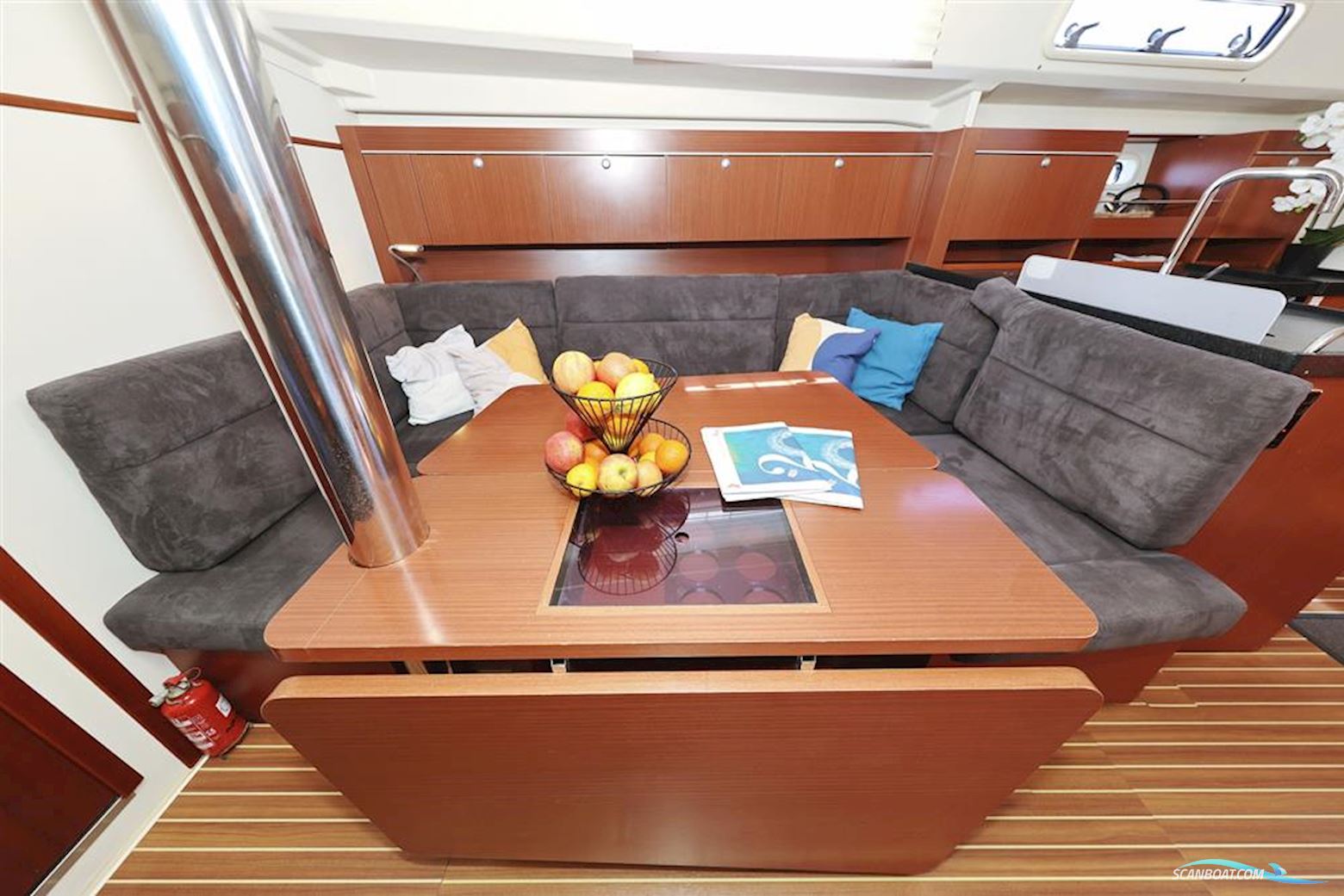 Hanse 415