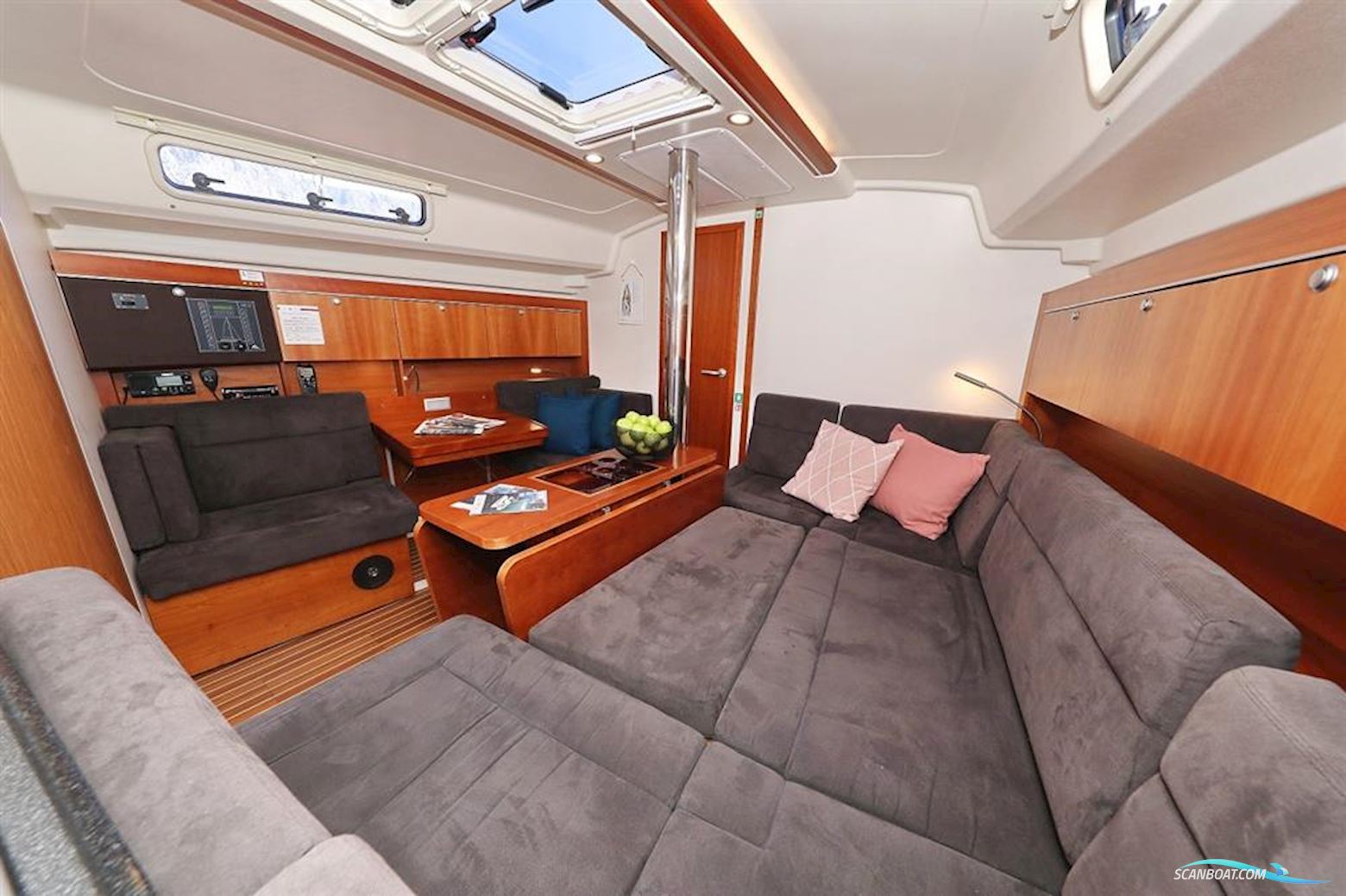 Hanse 415