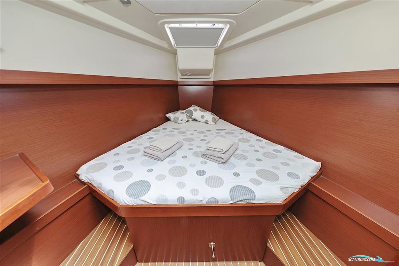 Hanse 415
