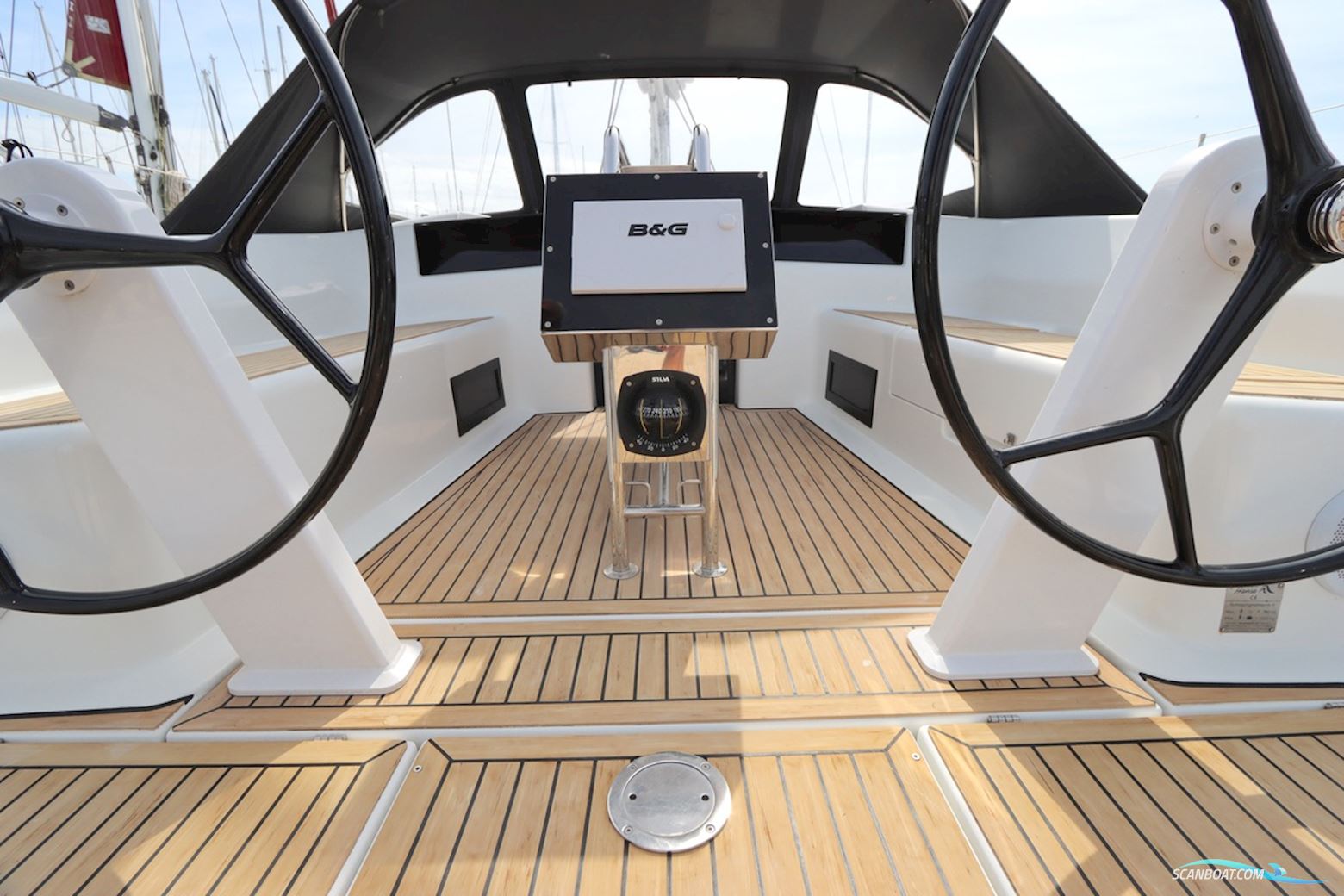 Hanse 418