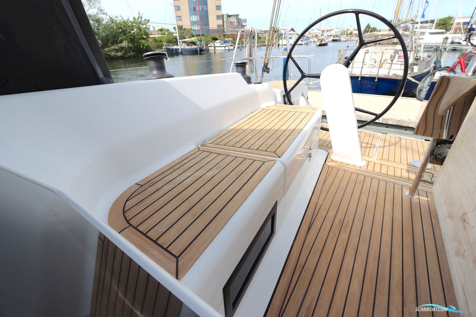 Hanse 418