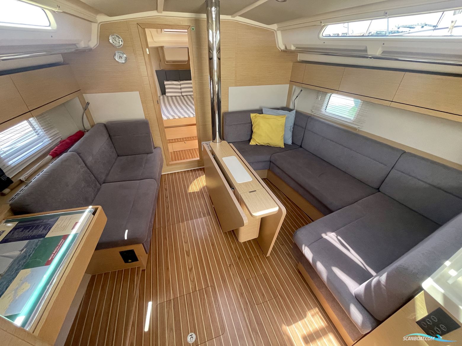 Hanse 418