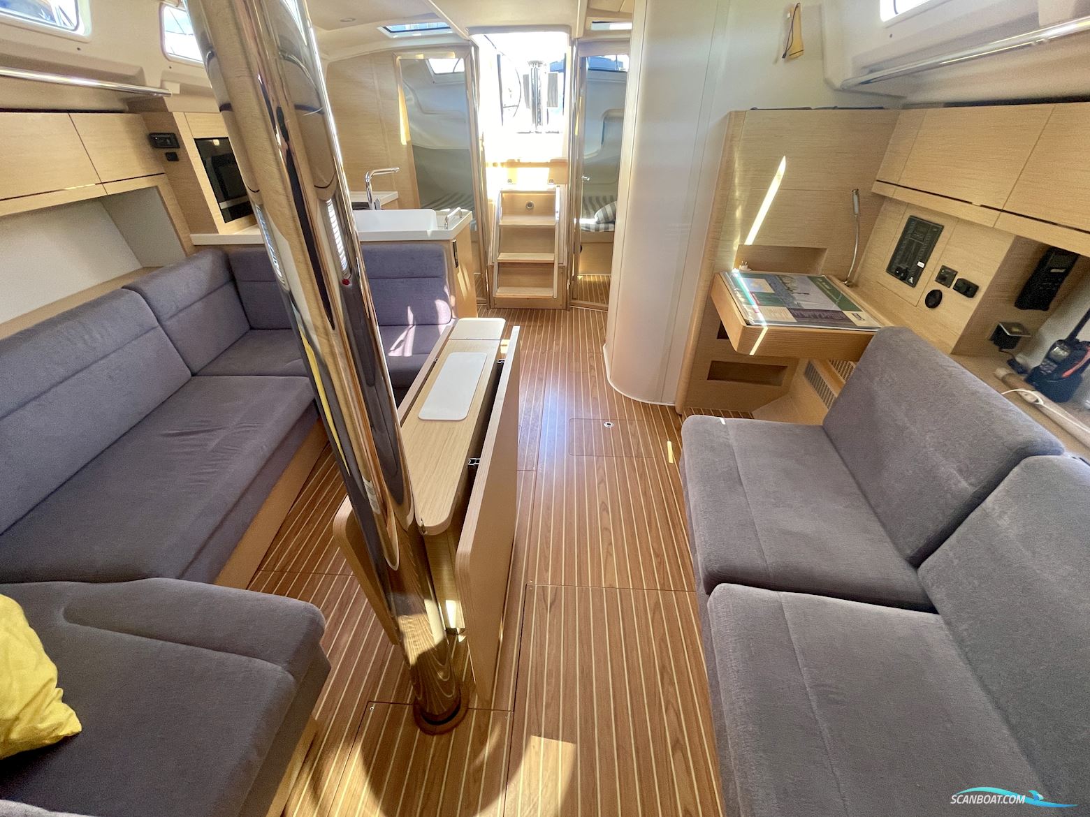 Hanse 418