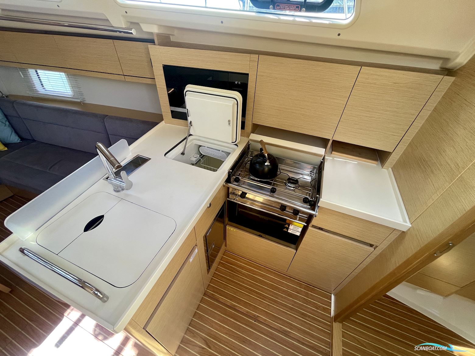 Hanse 418