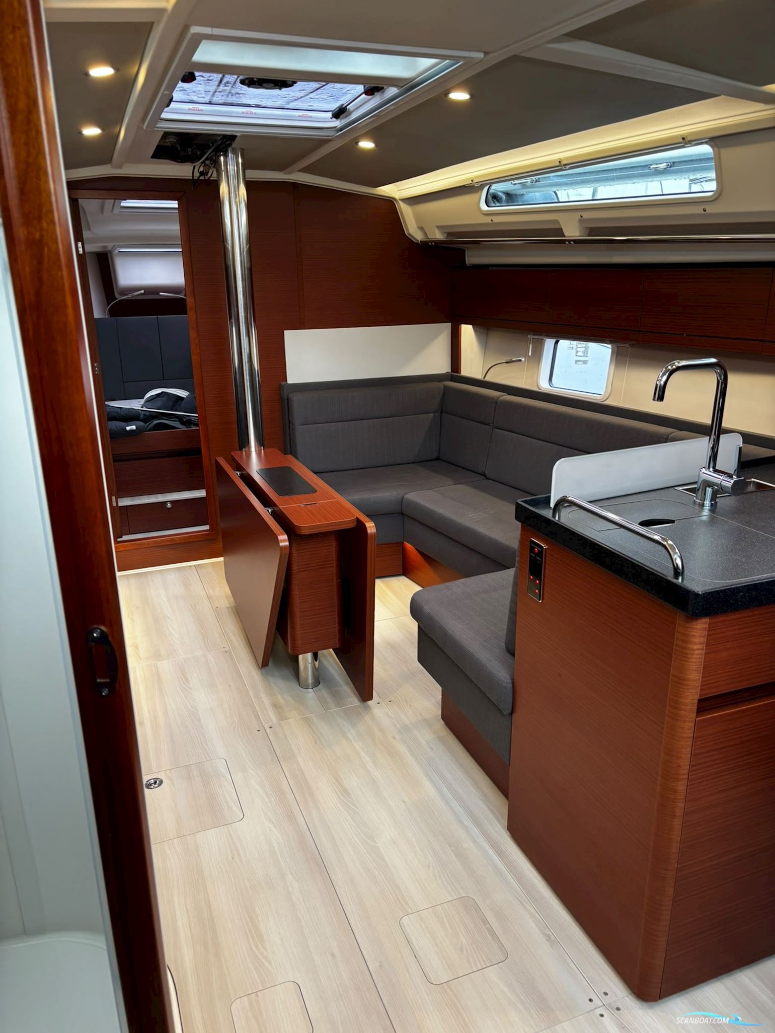 Hanse 418