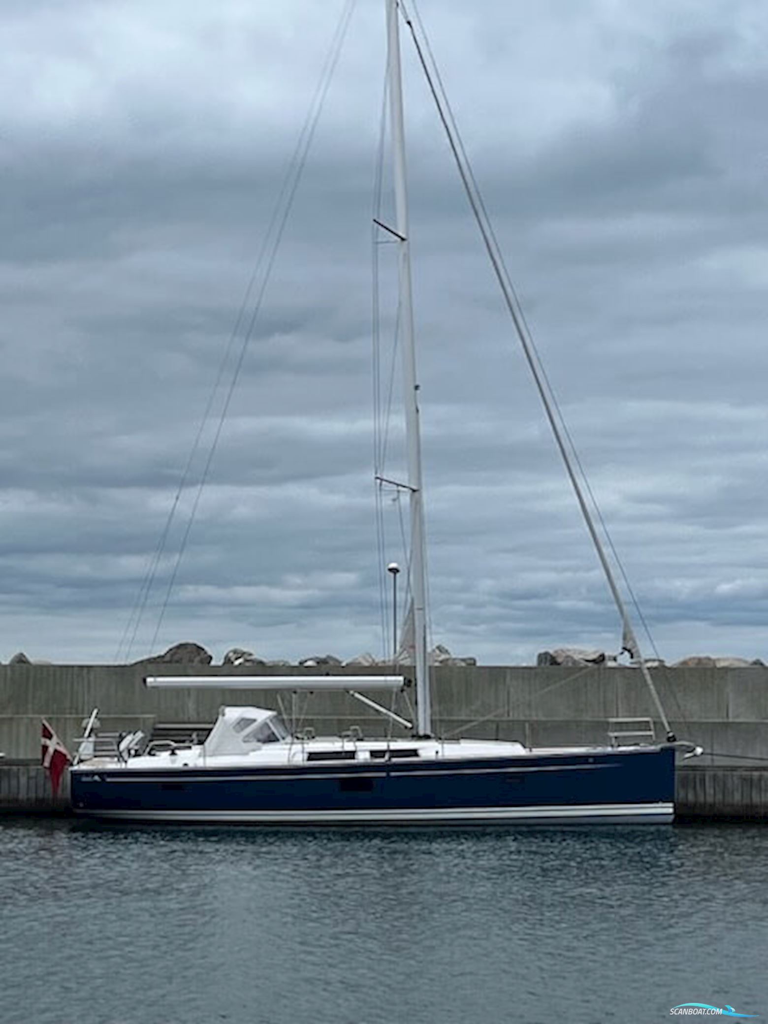 Hanse 455 "Queen B" - 2017