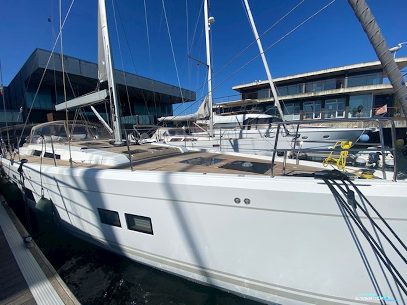 Hanse 548