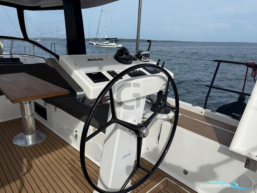 Hanse 548
