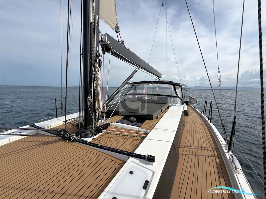 Hanse 548