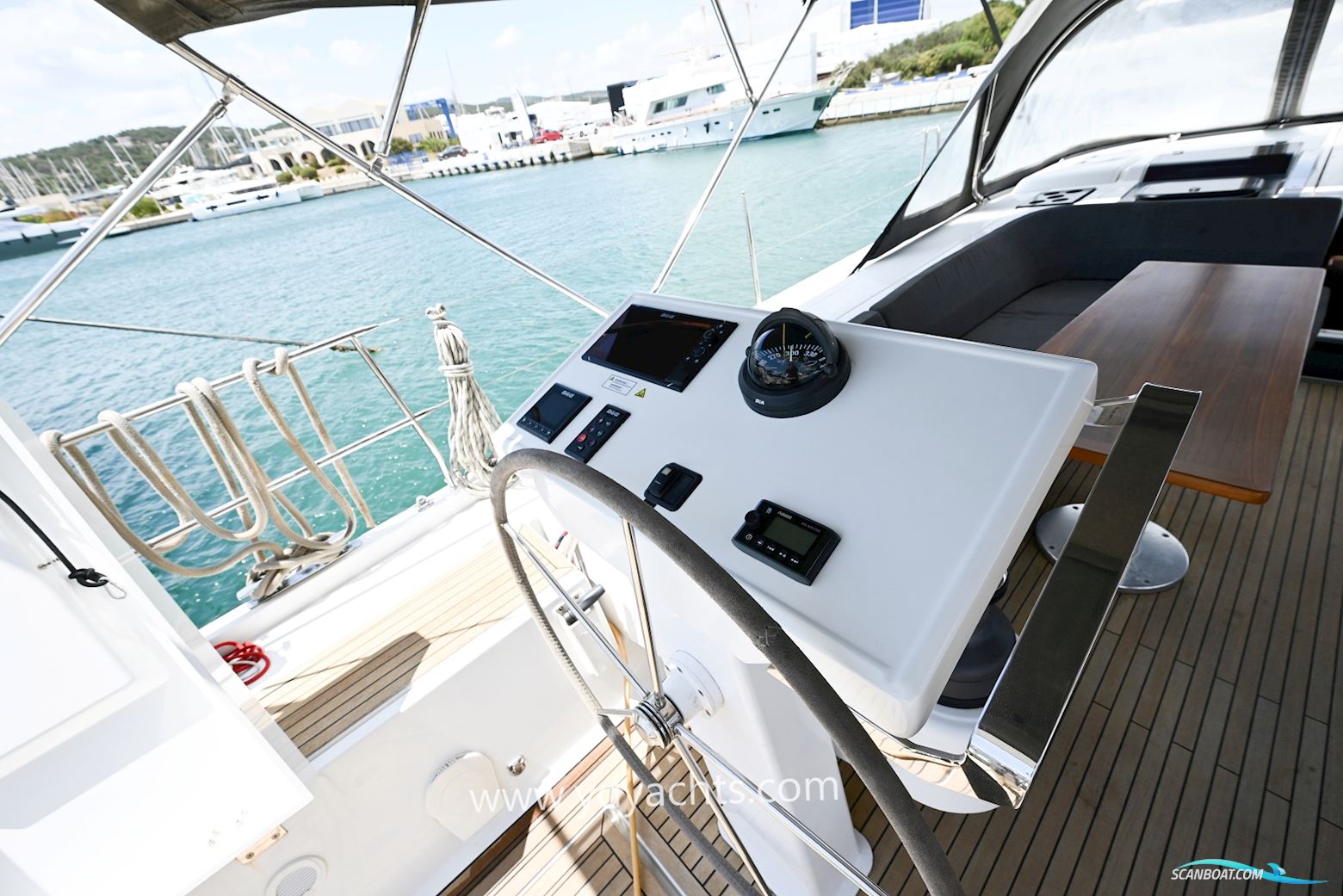 Hanse 548