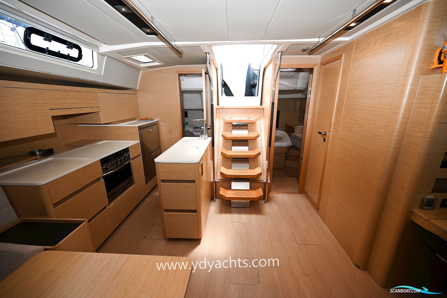Hanse 548