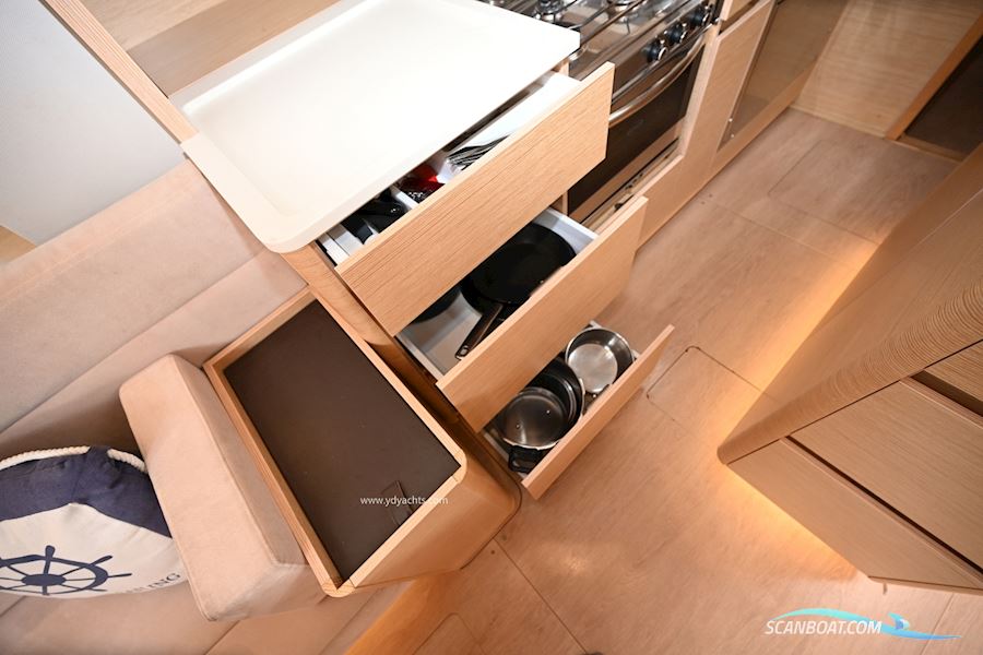 Hanse 548