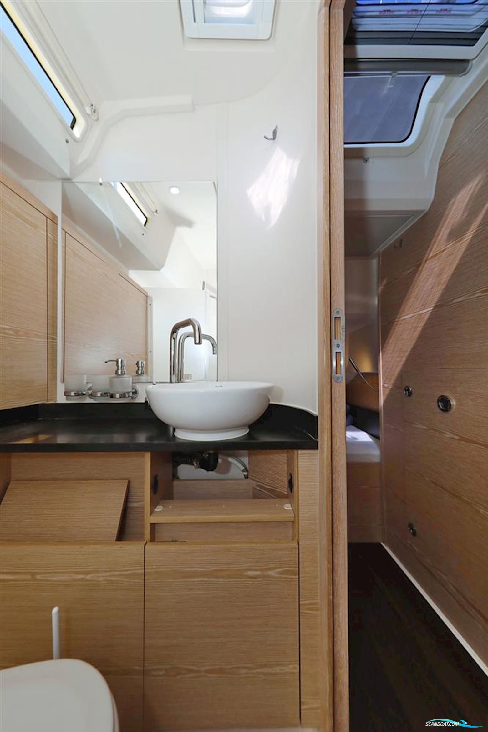 Hanse 588