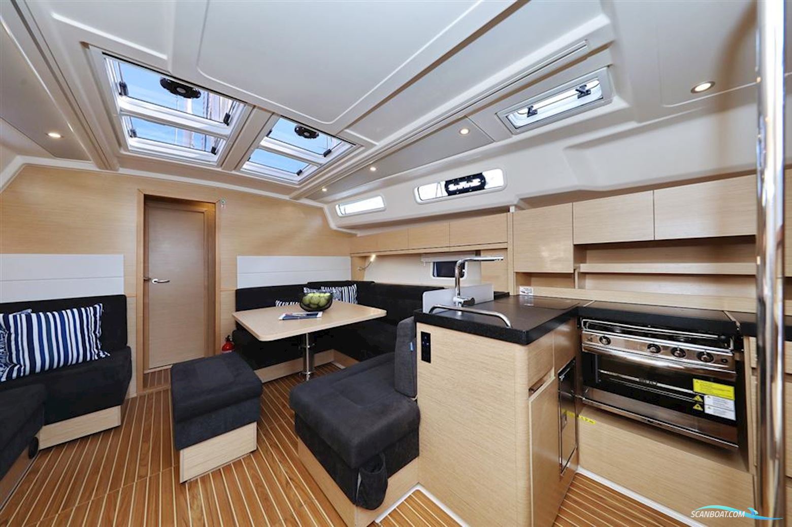 Hanse Yachts 458