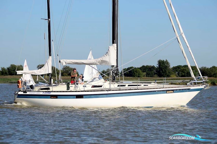 Hanseat Kommodore Zeilboten 1979, met Mercedes Marine OM 617 motor, Duitsland