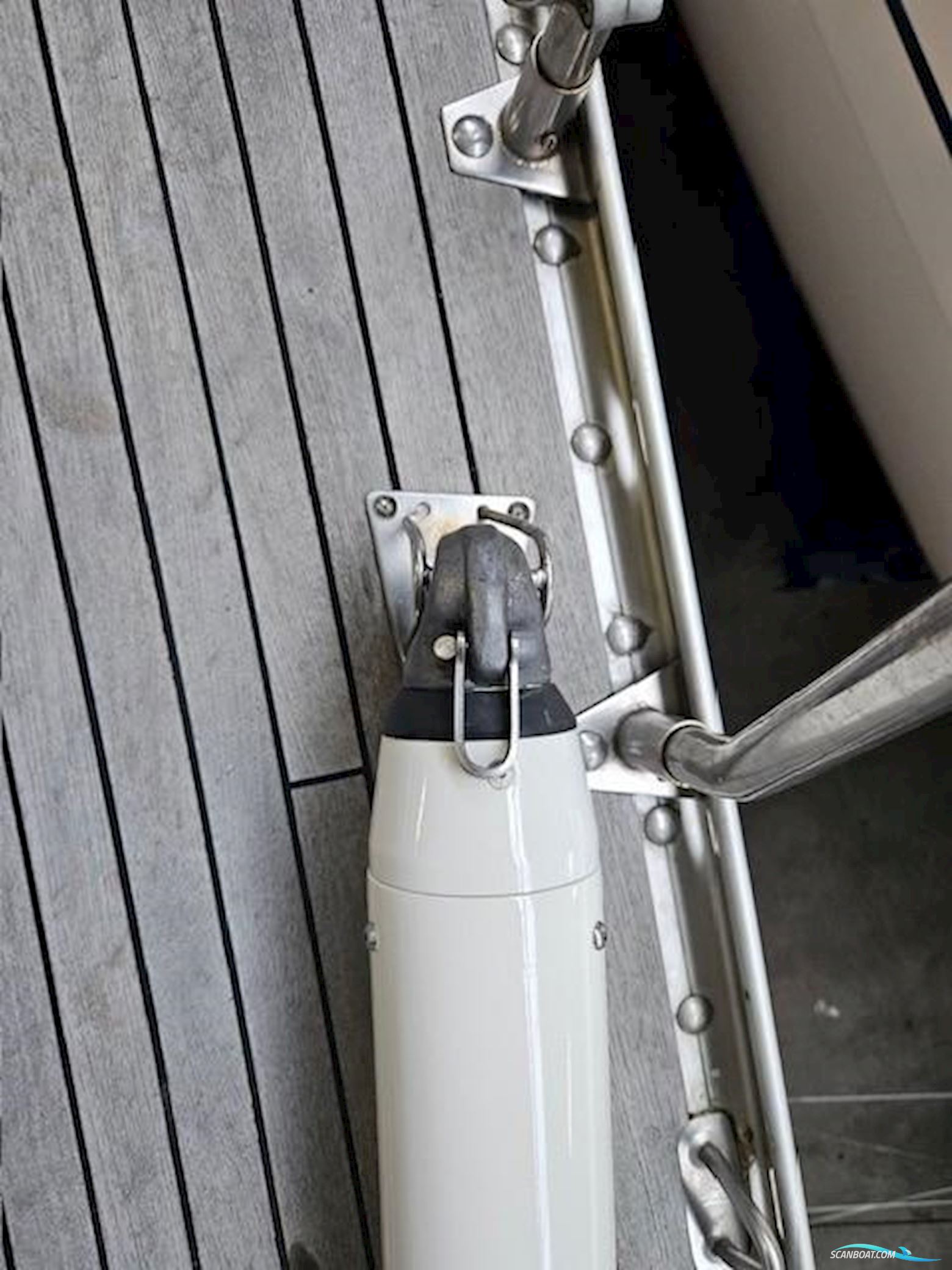 Helmsman 43
