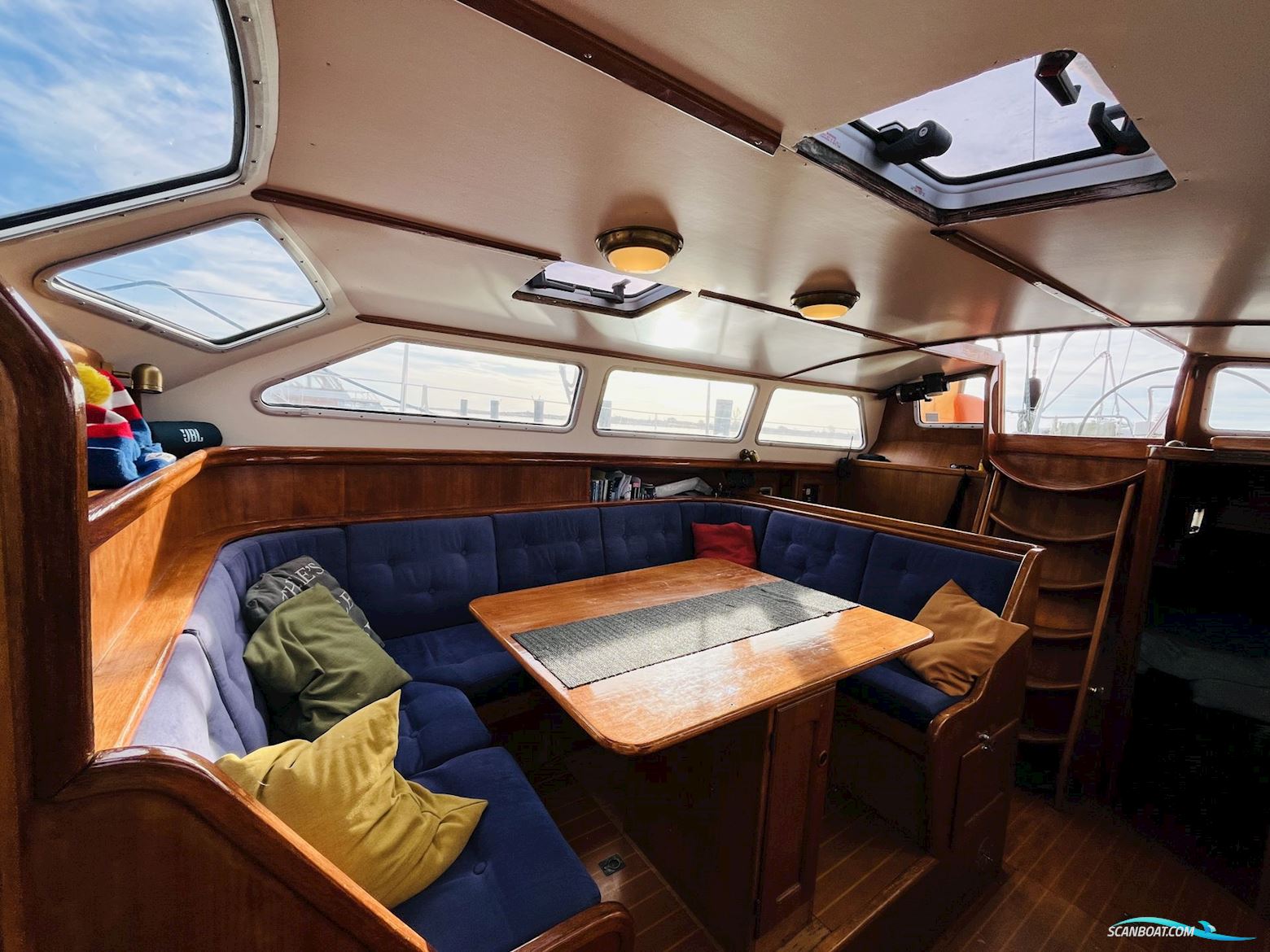 Helmsman 49DS
