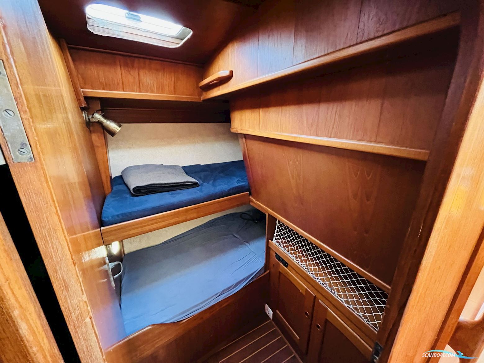 Helmsman 49DS