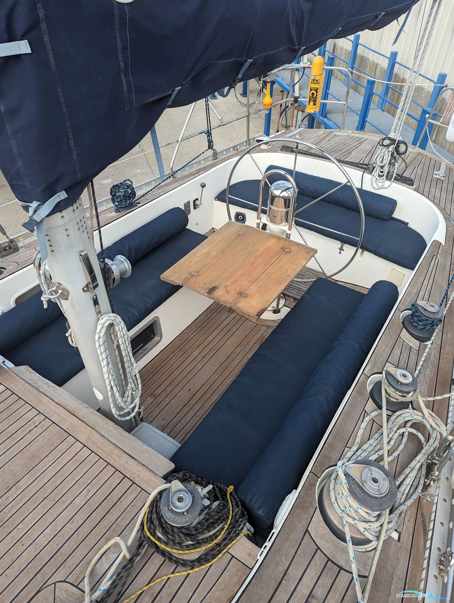 Helmsman Bosun Queen 55