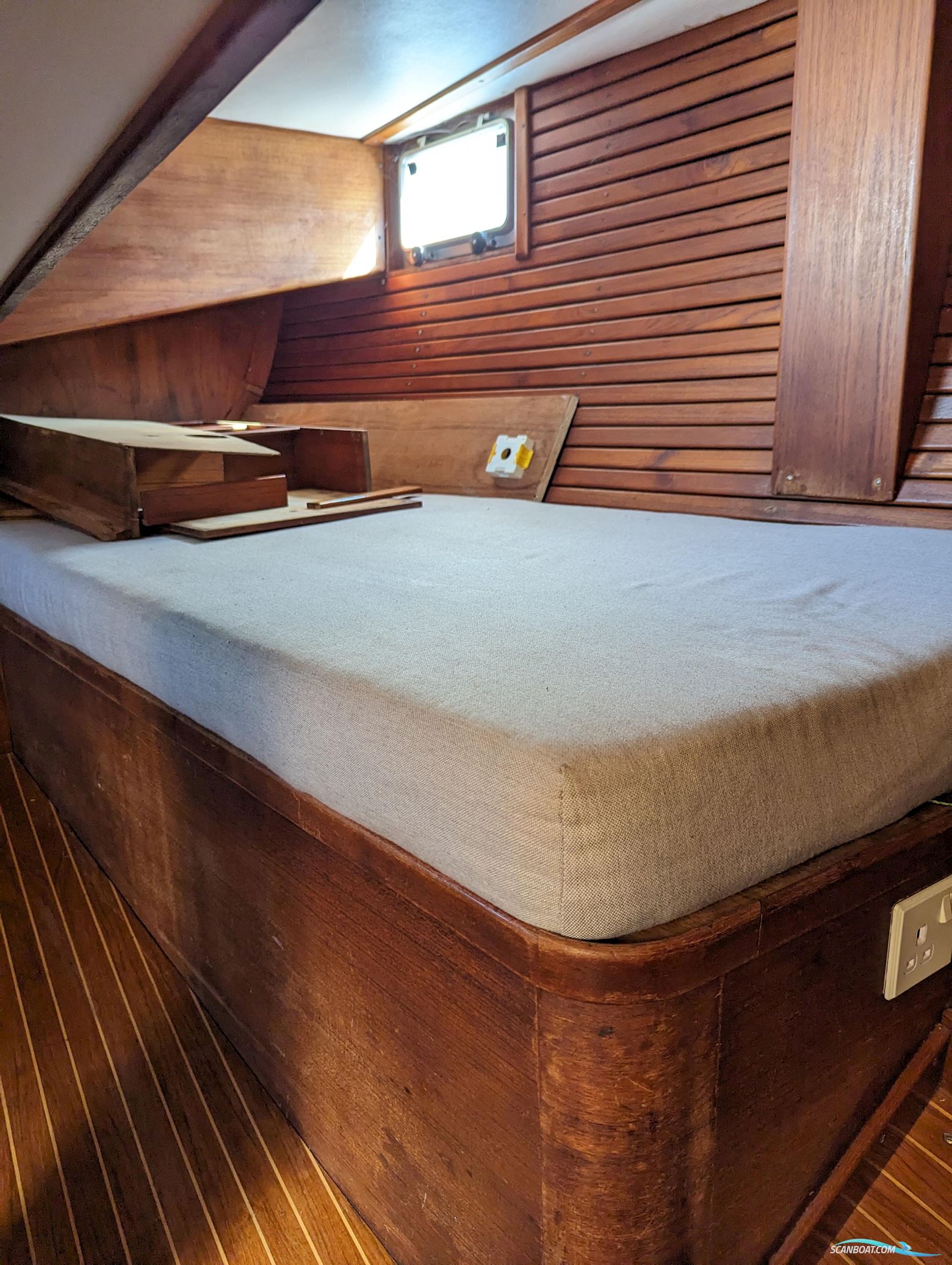 Helmsman Bosun Queen 55