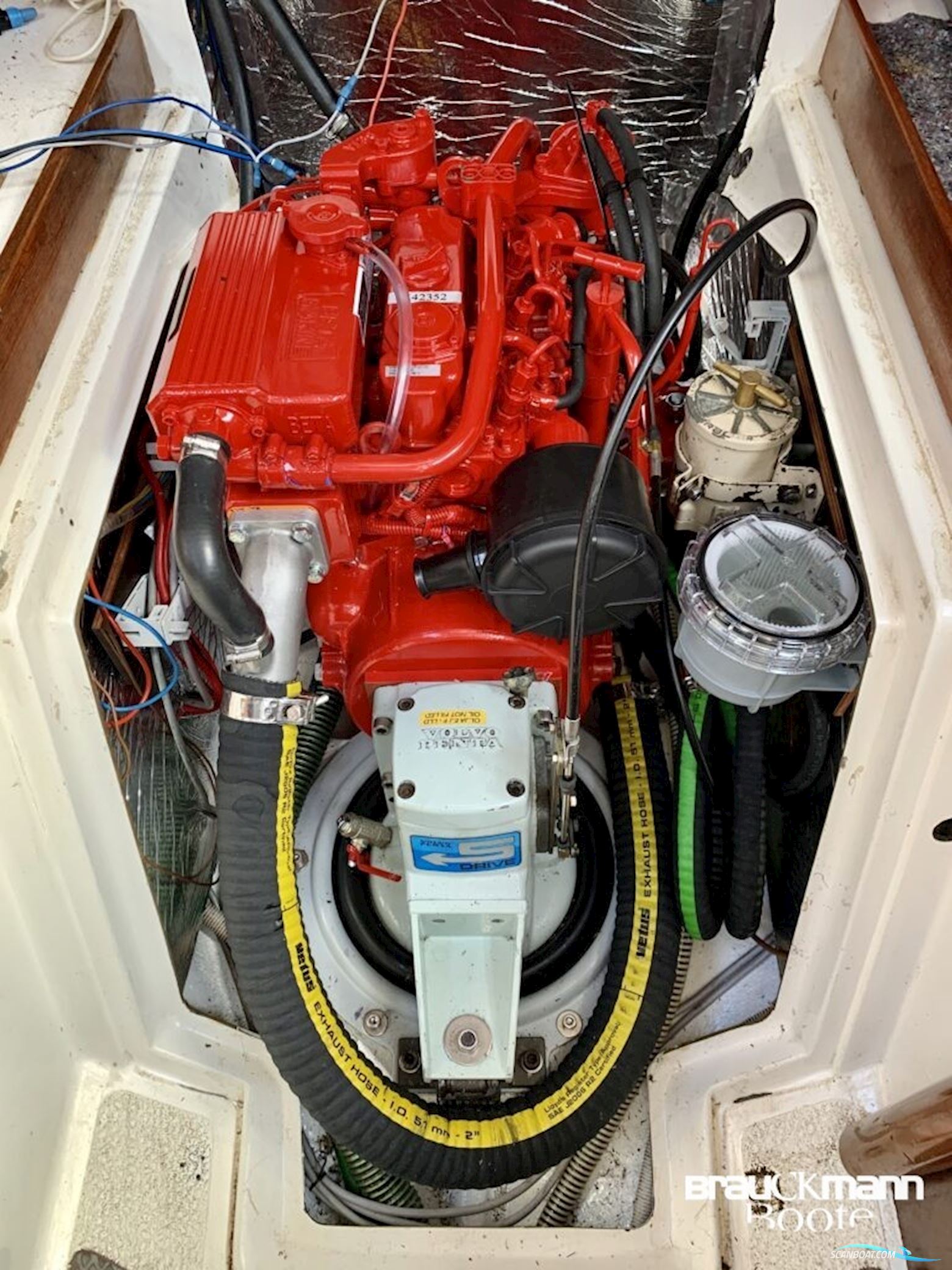 Helmsman Yachts 1200