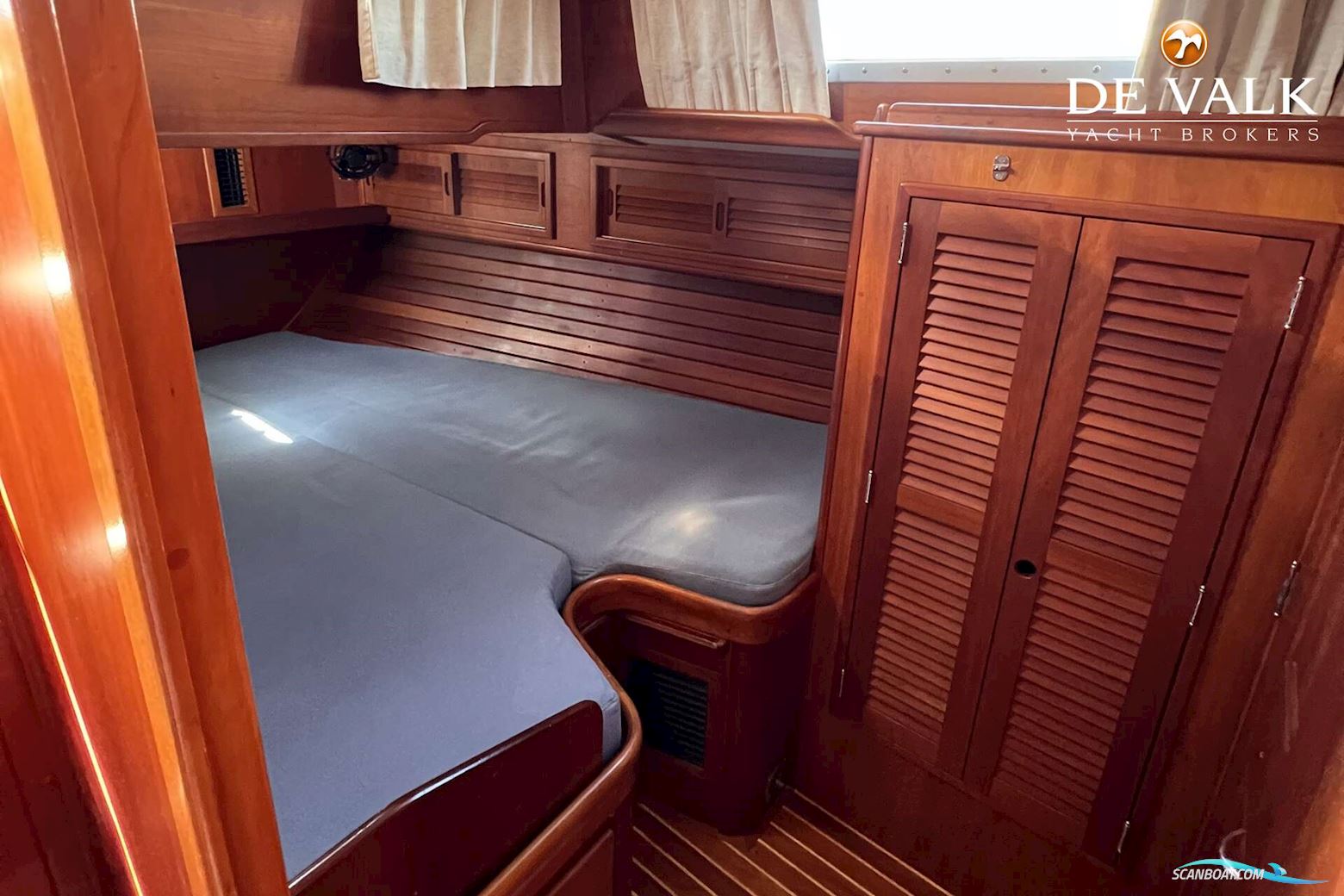 HINCKLEY Sou'wester 52