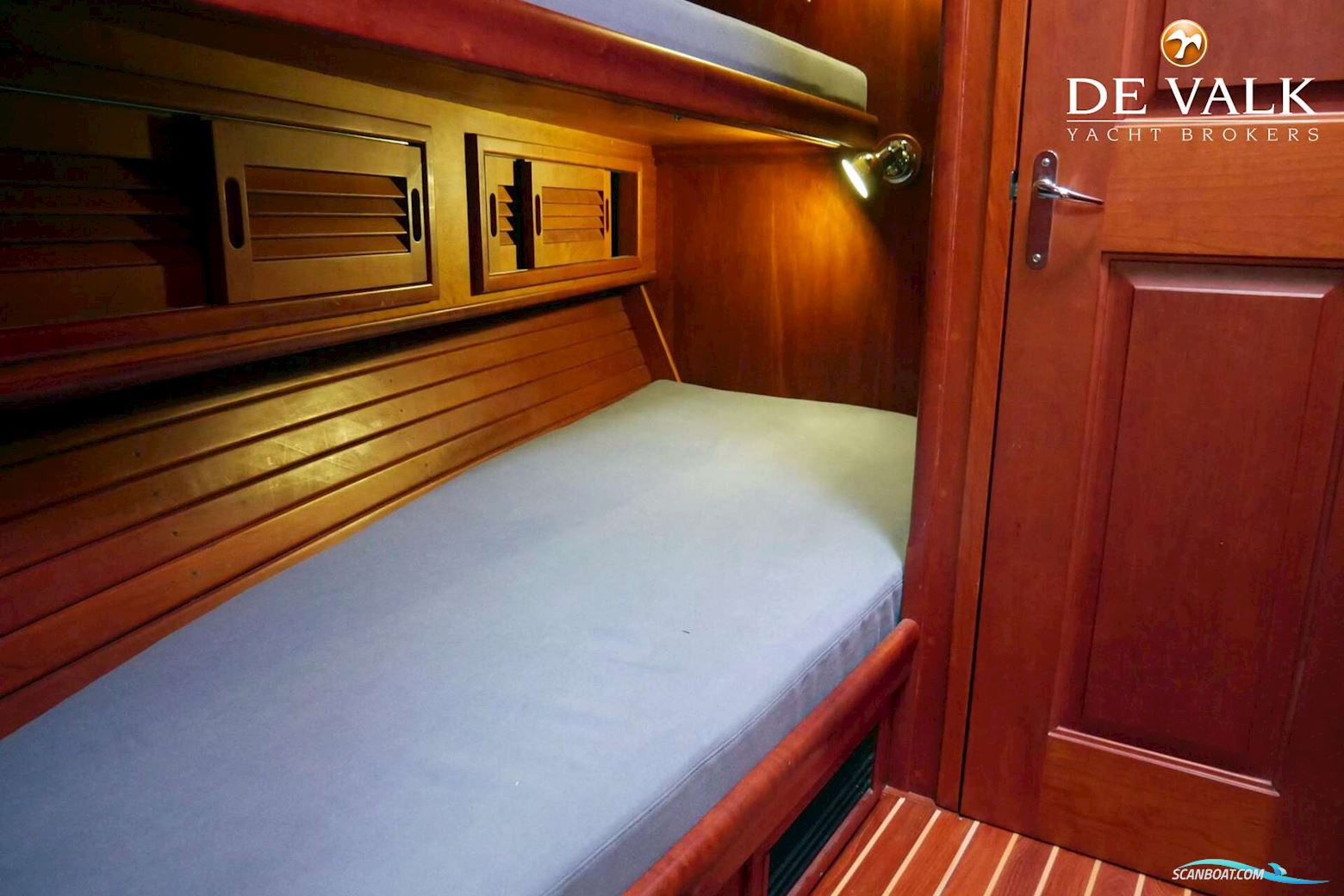 HINCKLEY Sou'wester 52